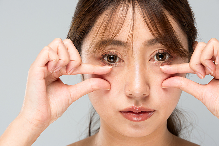 目の下のたるみは疲れや老化だけが原因ではありません