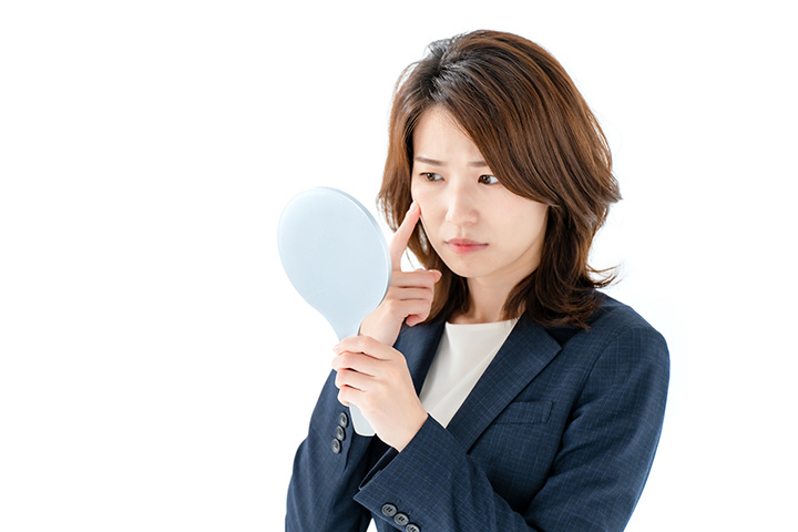 なぜ奥目になるのか?その原因