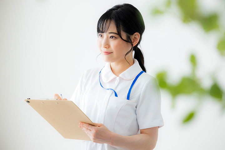 理想的な形の涙袋を作りたい方は美容整形もご検討ください